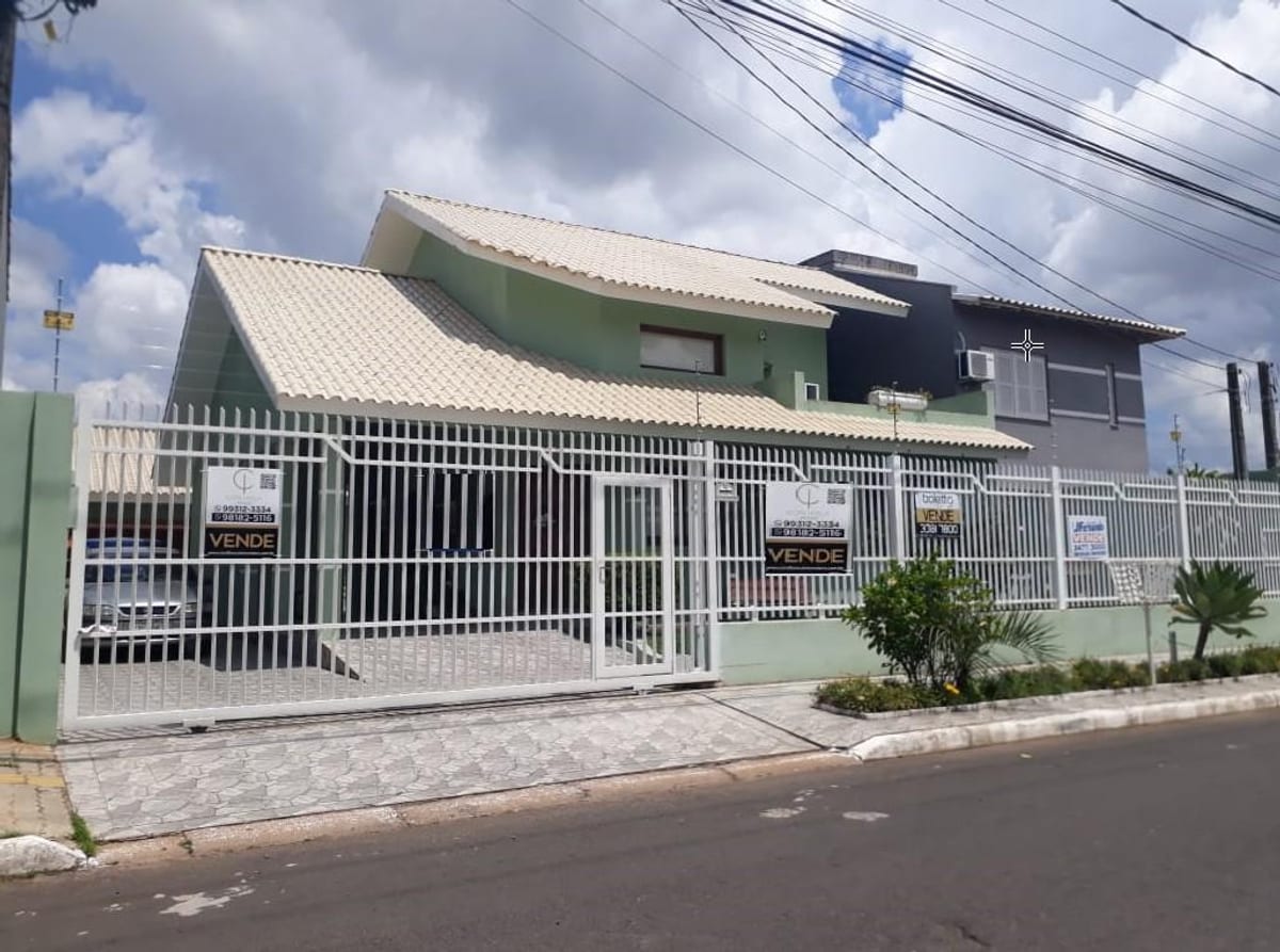 Sobrado com 3 dormitórios no igara